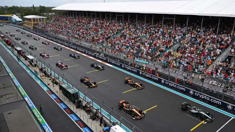 Norris vince una pazza sprint a Miami, seguono Piastri ed Hamilton